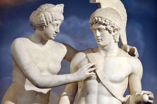«Αποκαθηλώθηκε» το... πέos του Μπερλουσκόνι