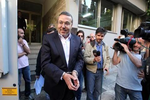 Χειροπέδες για τον Αιμίλιο Λιάτσο 