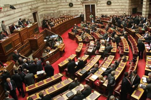 Ψηφίστηκε με 155 `NΑΙ` το Μεσοπρόθεσμο