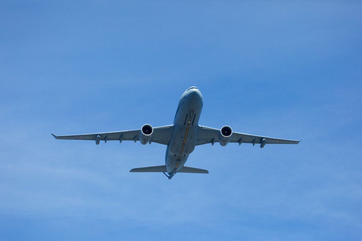 Delta Air Lines: «Να καθυστερήσει η πτήση ή αντέχετε τη μυρωδιά;» ‑ Νέο ευτράπελο