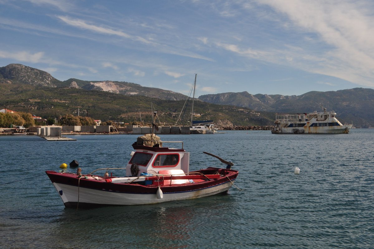 Ναυάγιο στη Σάμο: 6 νεκροί μετανάστες, 14 διασωθέντες μετά την ανατροπή ταχύπλοου