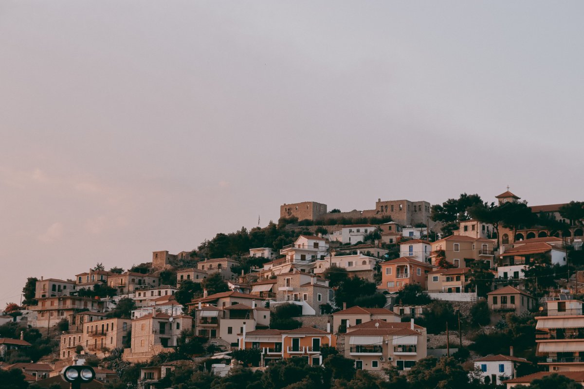 Γιατί τα ελληνικά χωριά έχουν αυτά τα περίεργα ονόματα; 20 ονομασίες και η ιστορία τους