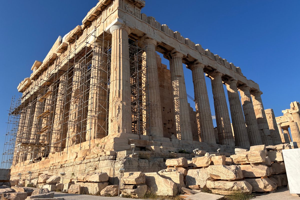 Η εντυπωσιακή εικόνα του Παρθενώνα από ψηλά μετά την αποκατάσταση του δυτικού αετώματος έπειτα από 220 χρόνια