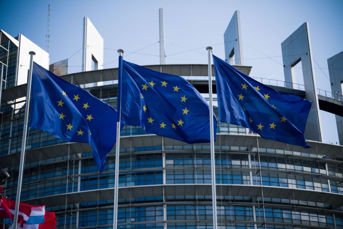 Politico: Η ΕΕ σε «τέλεια πολιτική καταιγίδα» ‑ Το τελευταίο παράθυρο πριν την παράλυση