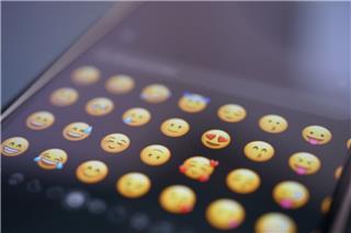 Google: Ποιο emoji «σάρωσε» το 2025 - Αύξηση 37% στη χρήση του