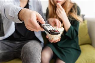 Τίτλοι τέλους για αγαπημένο τηλεοπτικό δίδυμο της ΕΡΤ μετά από 5 χρόνια