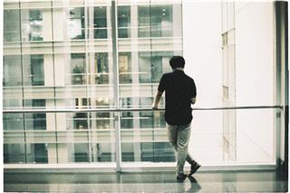 Τι αλλάζει στον οργανισμό αν σηκωνόμαστε για 5 λεπτά κάθε ώρα