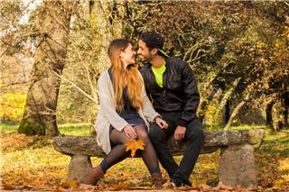Cuffing Season: Γιατί το φθινόπωρο είναι η ιδανική εποχή για να βρεις σύντροφο;