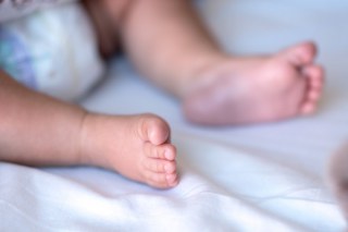 Δεν προέκυψαν σημάδια κακοποίησης για το 7 μηνών βρέφος που νοσηλεύεται στην Πάτρα, ελεύθερη η μητέρα