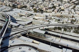Τι δείχνουν τα Μερομήνια για τον χειμώνα 2026-2027: Πολικό ψύχος και χιόνια τα Χριστούγεννα και τα κύματα ζέστης του 2027