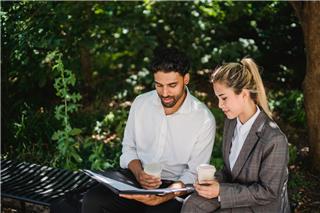 Δεν θέλουν καν προαγωγή ‑ Τι ζητούν πλέον οι millennials από τη δουλειά