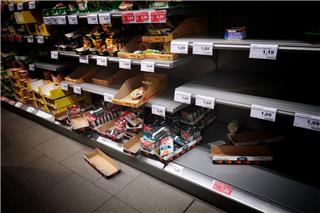 Κυβερνήσεις ζητάνε από τον κόσμο να μαζέψουν προμήθειες ‑ Τι φοβούνται