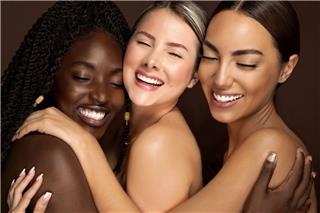 Estée Lauder, M·A·C και The Ordinary στη λίστα Power Brands του WWD Beauty Inc.
