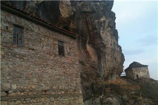 Ένα μοναστήρι του 1225 και ένας καταρράκτης 20 μέτρων σε ένα μοναδικό τοπίο της Μακεδονίας