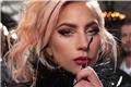 Η Lady Gaga αγκαλιά με το μωρό της, δείτε φωτογραφίες